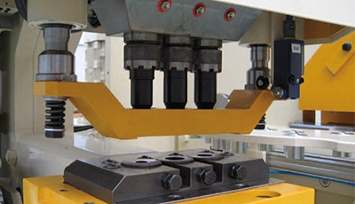 Geka-punzonadora-cnc-alfa-500-unidad-punzonado