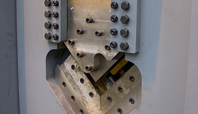 Geka-punzonadora-cnc-gamma-traction-250-corte