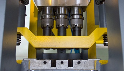 Geka-punzonadora-cnc-gamma-traction-250-punzonado