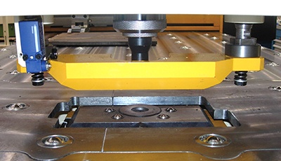 Geka-punzonadora-cnc-paxy-unidad-punzonado